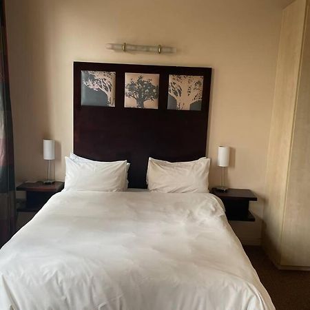 Cool & Easy Flat In The Heart Of Marshalltown Johannesburg Exteriör bild