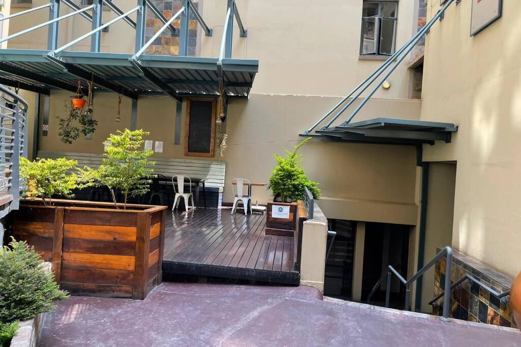 Cool & Easy Flat In The Heart Of Marshalltown Johannesburg Exteriör bild