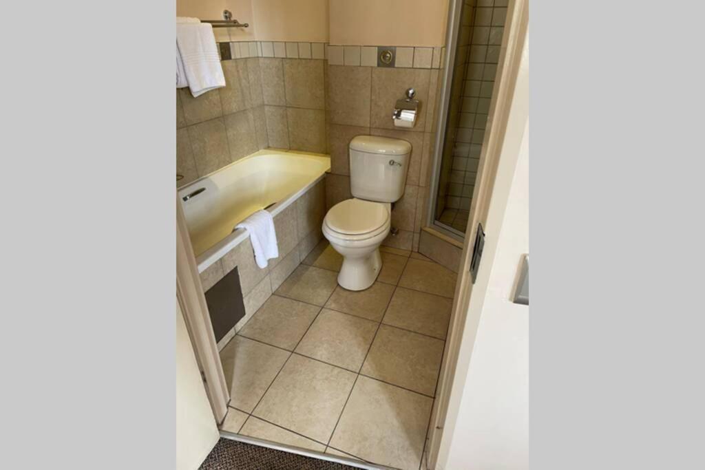 Cool & Easy Flat In The Heart Of Marshalltown Johannesburg Exteriör bild