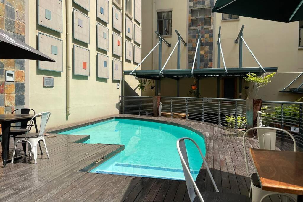 Cool & Easy Flat In The Heart Of Marshalltown Johannesburg Exteriör bild